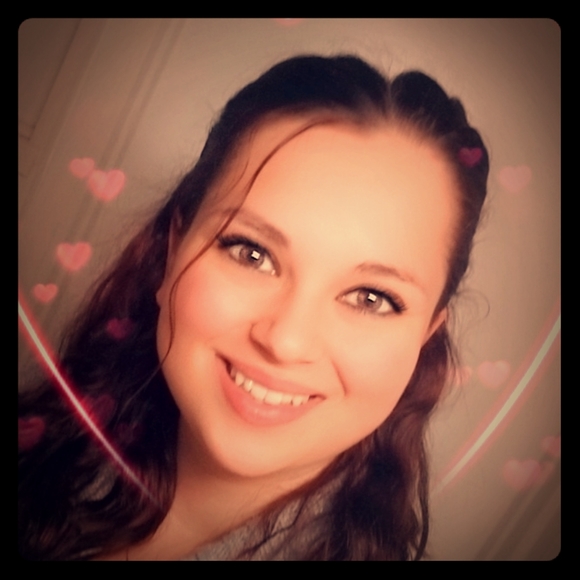 Meet your Posher, Andrea - Picture 1 of 1